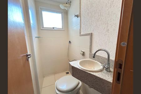 Apartamento para alugar com 160m², 3 quartos e 2 vagas Apartamento para alugar com 160m², 3 quartos e 2 vagasBanheiro de Serviço