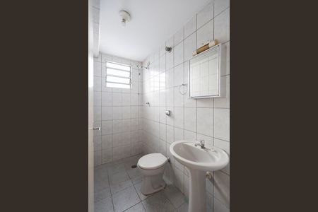 Banheiro de casa para alugar com 1 quarto, 26m² em Parque Sao Domingos, São Paulo