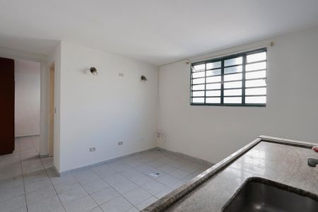 Cozinha de casa para alugar com 1 quarto, 26m² em Parque Sao Domingos, São Paulo