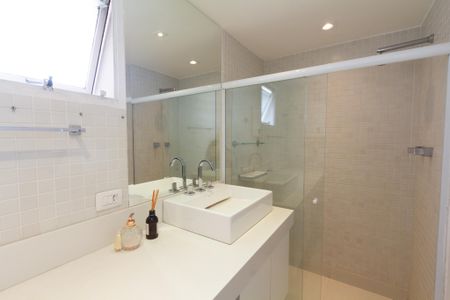 Apartamento para alugar com 53m², 1 quarto e 1 vaga Apartamento para alugar com 53m², 1 quarto e 1 vagaBanheiro da Suíte