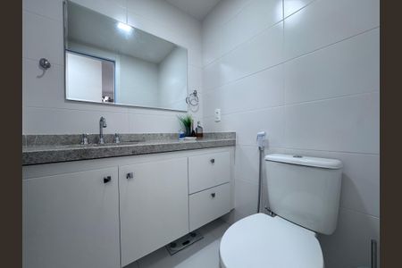 Apartamento à venda com 81m², 2 quartos e 1 vaga Apartamento à venda com 81m², 2 quartos e 1 vagaSuíte - Banheiro