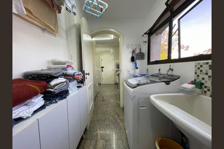 Apartamento à venda com 180m², 4 quartos e 3 vagas Apartamento à venda com 180m², 4 quartos e 3 vagasÁrea de Serviço