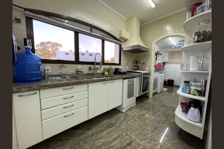 Apartamento à venda com 180m², 4 quartos e 3 vagas Apartamento à venda com 180m², 4 quartos e 3 vagasCozinha