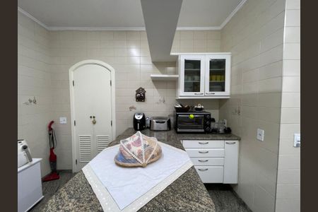 Apartamento à venda com 180m², 4 quartos e 3 vagas Apartamento à venda com 180m², 4 quartos e 3 vagasCozinha