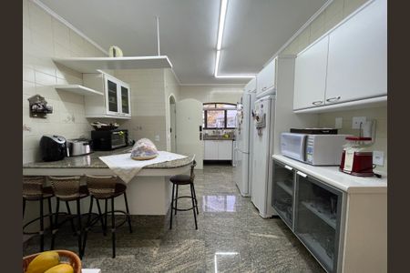 Apartamento à venda com 180m², 4 quartos e 3 vagas Apartamento à venda com 180m², 4 quartos e 3 vagasCozinha