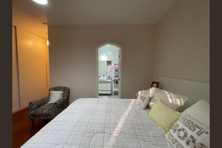 Apartamento à venda com 180m², 4 quartos e 3 vagas Apartamento à venda com 180m², 4 quartos e 3 vagasSuíte 2