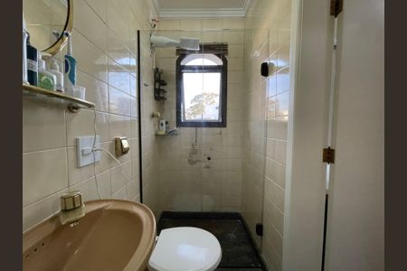 Apartamento à venda com 180m², 4 quartos e 3 vagas Apartamento à venda com 180m², 4 quartos e 3 vagasBanheiro da Suíte 1