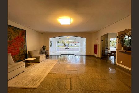 Apartamento à venda com 180m², 4 quartos e 3 vagas Apartamento à venda com 180m², 4 quartos e 3 vagasHall