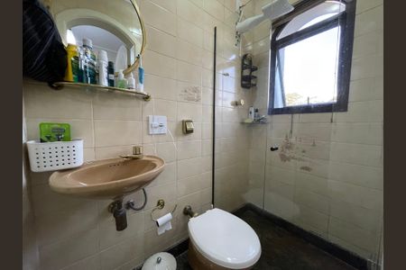 Apartamento à venda com 180m², 4 quartos e 3 vagas Apartamento à venda com 180m², 4 quartos e 3 vagasBanheiro da Suíte 1