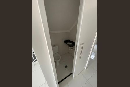 Casa à venda com 120m², 3 quartos e 2 vagas Casa à venda com 120m², 3 quartos e 2 vagasLavabo