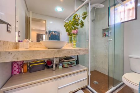 Casa à venda com 150m², 3 quartos e 2 vagas Casa à venda com 150m², 3 quartos e 2 vagasBanheiro da Suíte