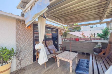 Casa à venda com 150m², 3 quartos e 2 vagas Casa à venda com 150m², 3 quartos e 2 vagasÁrea Externa