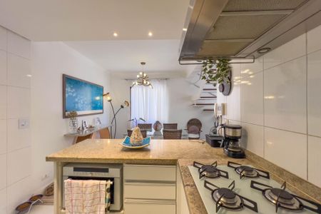 Casa à venda com 150m², 3 quartos e 2 vagas Casa à venda com 150m², 3 quartos e 2 vagasCozinha