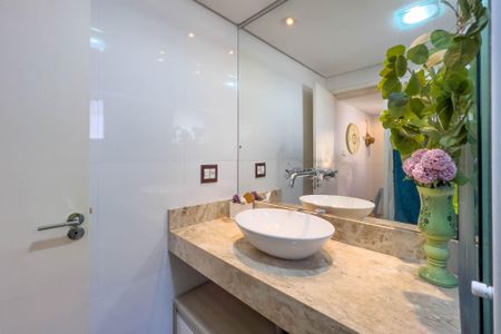 Casa à venda com 150m², 3 quartos e 2 vagas Casa à venda com 150m², 3 quartos e 2 vagasBanheiro da Suíte