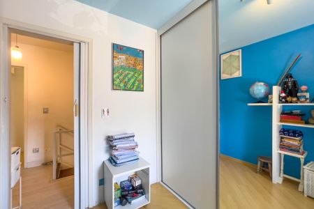 Casa à venda com 150m², 3 quartos e 2 vagas Casa à venda com 150m², 3 quartos e 2 vagasQuarto 1