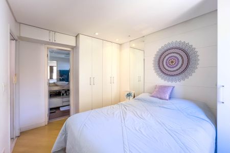 Casa à venda com 150m², 3 quartos e 2 vagas Casa à venda com 150m², 3 quartos e 2 vagasSuíte