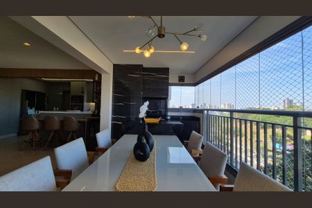 Apartamento à venda com 128m², 3 quartos e 3 vagas Apartamento à venda com 128m², 3 quartos e 3 vagasVaranda