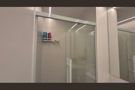 Apartamento à venda com 128m², 3 quartos e 3 vagas Apartamento à venda com 128m², 3 quartos e 3 vagasBanheiro da suíte