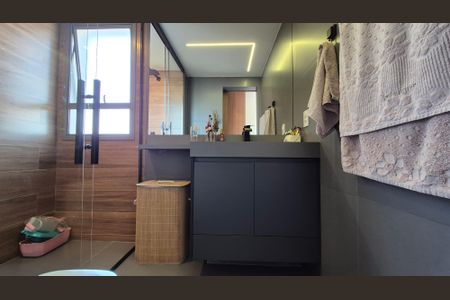 Apartamento à venda com 128m², 3 quartos e 3 vagas Apartamento à venda com 128m², 3 quartos e 3 vagasBanheiro da suíte 3