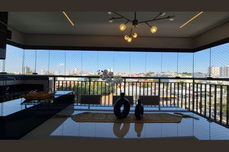 Apartamento à venda com 128m², 3 quartos e 3 vagas Apartamento à venda com 128m², 3 quartos e 3 vagasVaranda