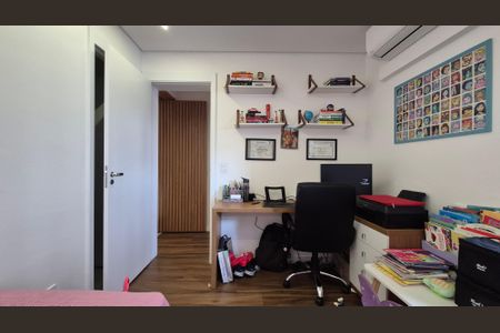 Apartamento à venda com 128m², 3 quartos e 3 vagas Apartamento à venda com 128m², 3 quartos e 3 vagasSuíte