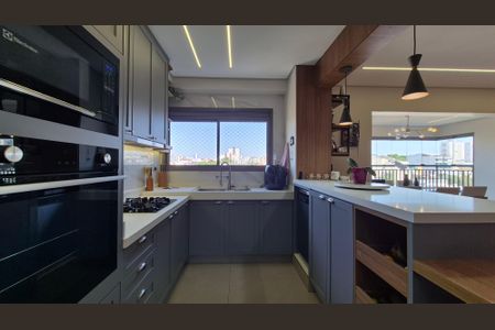 Apartamento à venda com 128m², 3 quartos e 3 vagas Apartamento à venda com 128m², 3 quartos e 3 vagasCozinha