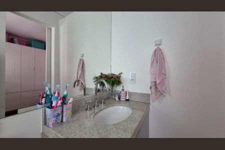 Apartamento à venda com 128m², 3 quartos e 3 vagas Apartamento à venda com 128m², 3 quartos e 3 vagasBanheiro da suíte 2