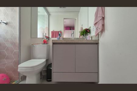 Apartamento à venda com 128m², 3 quartos e 3 vagas Apartamento à venda com 128m², 3 quartos e 3 vagasBanheiro da suíte 2