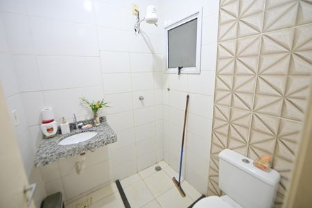 Casa de condomínio para alugar com 60m², 3 quartos e 2 vagas Casa de condomínio para alugar com 60m², 3 quartos e 2 vagasBanheiro