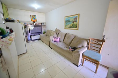 Casa de condomínio para alugar com 60m², 3 quartos e 2 vagasSala