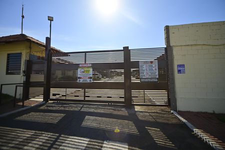 Casa de condomínio para alugar com 60m², 3 quartos e 2 vagas Casa de condomínio para alugar com 60m², 3 quartos e 2 vagasFachada