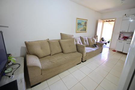 Sala de casa de condomínio para alugar com 3 quartos, 60m² em Loteamento Alphaville Residencial T, Goiânia