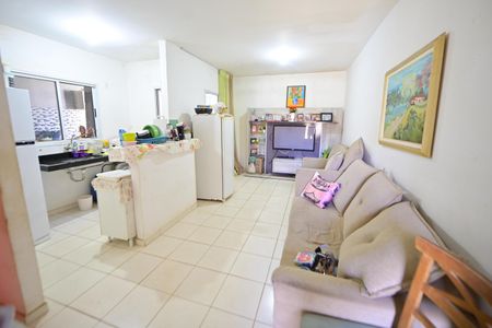 Sala de casa de condomínio para alugar com 3 quartos, 60m² em Loteamento Alphaville Residencial T, Goiânia
