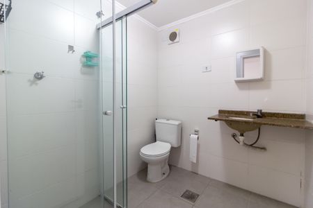 Banheiro de apartamento para alugar com 1 quarto, 60m² em Vila Madalena, São Paulo
