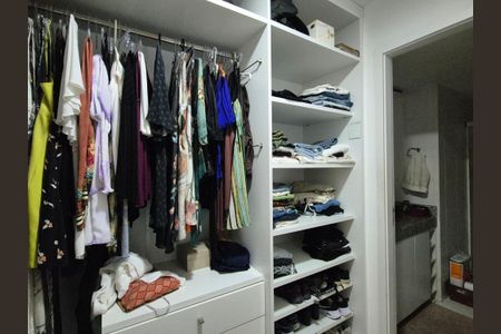 Apartamento à venda com 92m², 2 quartos e 1 vagaCloset da suite 2