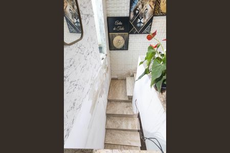 Casa para alugar com 150m², 1 quarto e sem vaga Casa para alugar com 150m², 1 quarto e sem vagaEscada