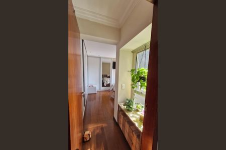 Apartamento à venda com 180m², 3 quartos e 2 vagasCorredor