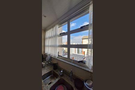 Apartamento à venda com 180m², 3 quartos e 2 vagasCozinha