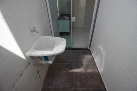 Casa de condomínio para alugar com 59m², 2 quartos e 1 vagaÁrea de Serviço