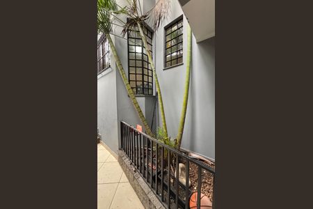Casa à venda com 230m², 3 quartos e 5 vagas Casa à venda com 230m², 3 quartos e 5 vagasCorredor