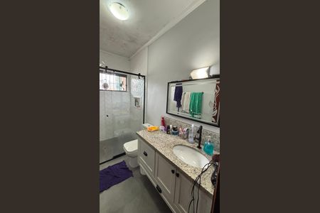 Casa à venda com 230m², 3 quartos e 5 vagas Casa à venda com 230m², 3 quartos e 5 vagasBanheiro da Suíte 1