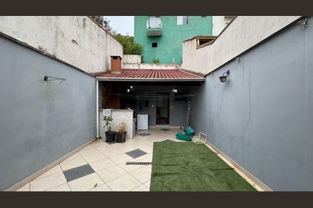 Casa à venda com 230m², 3 quartos e 5 vagas Casa à venda com 230m², 3 quartos e 5 vagasQuintal