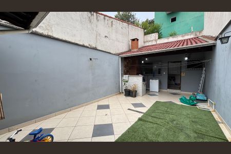 Casa à venda com 230m², 3 quartos e 5 vagas Casa à venda com 230m², 3 quartos e 5 vagasQuintal