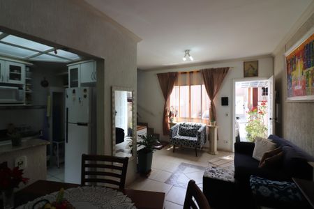 Casa de condomínio à venda com 90m², 2 quartos e 2 vagasSala