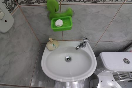 Casa de condomínio à venda com 90m², 2 quartos e 2 vagasBanheiro Social 2