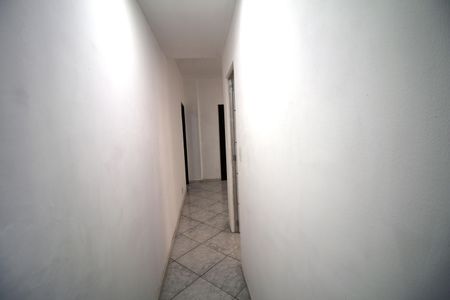 Corredor de apartamento para alugar com 2 quartos, 60m² em Irajá, Rio de Janeiro