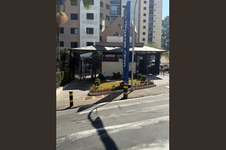 Vista de apartamento à venda com 2 quartos, 68m² em Jardim Henriqueta, Taboão da Serra