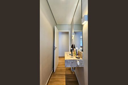 Casa à venda com 720m², 5 quartos e 6 vagas Casa à venda com 720m², 5 quartos e 6 vagasLavabo