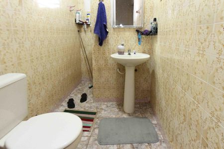Casa à venda com 287m², 4 quartos e sem vaga Casa à venda com 287m², 4 quartos e sem vagaBanheiro Casa 02