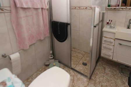 Casa à venda com 287m², 4 quartos e sem vaga Casa à venda com 287m², 4 quartos e sem vagaBanheiro social casa 03